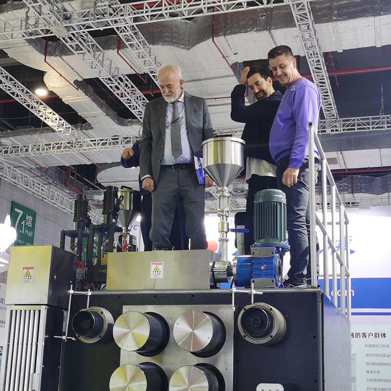 Prémium pilóta olvadékfonógép